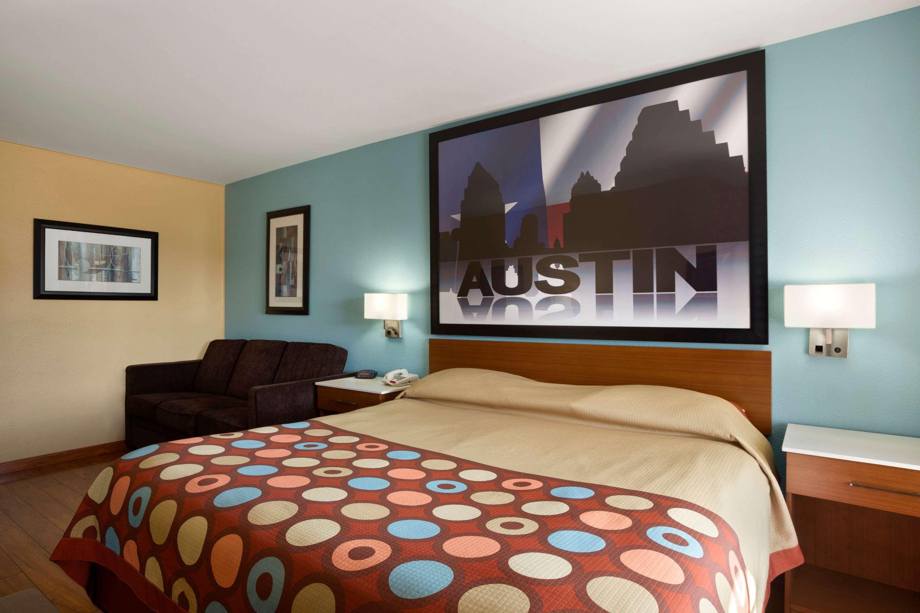 Super 8 By Wyndham Austin Downtown/Capitol Area Motel Exterior photo